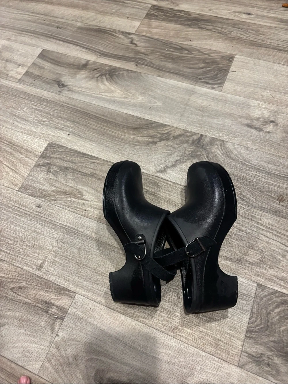 CROCS women Sarah dual Black Clog Slip-Ons with Adjustable Heel Strap